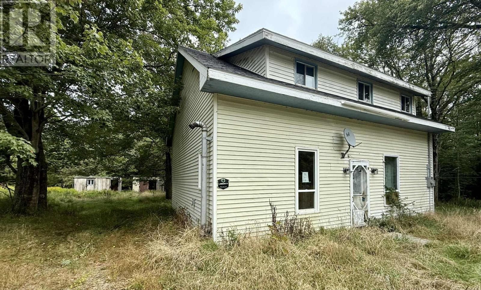 487 SAUNDERS ROAD in