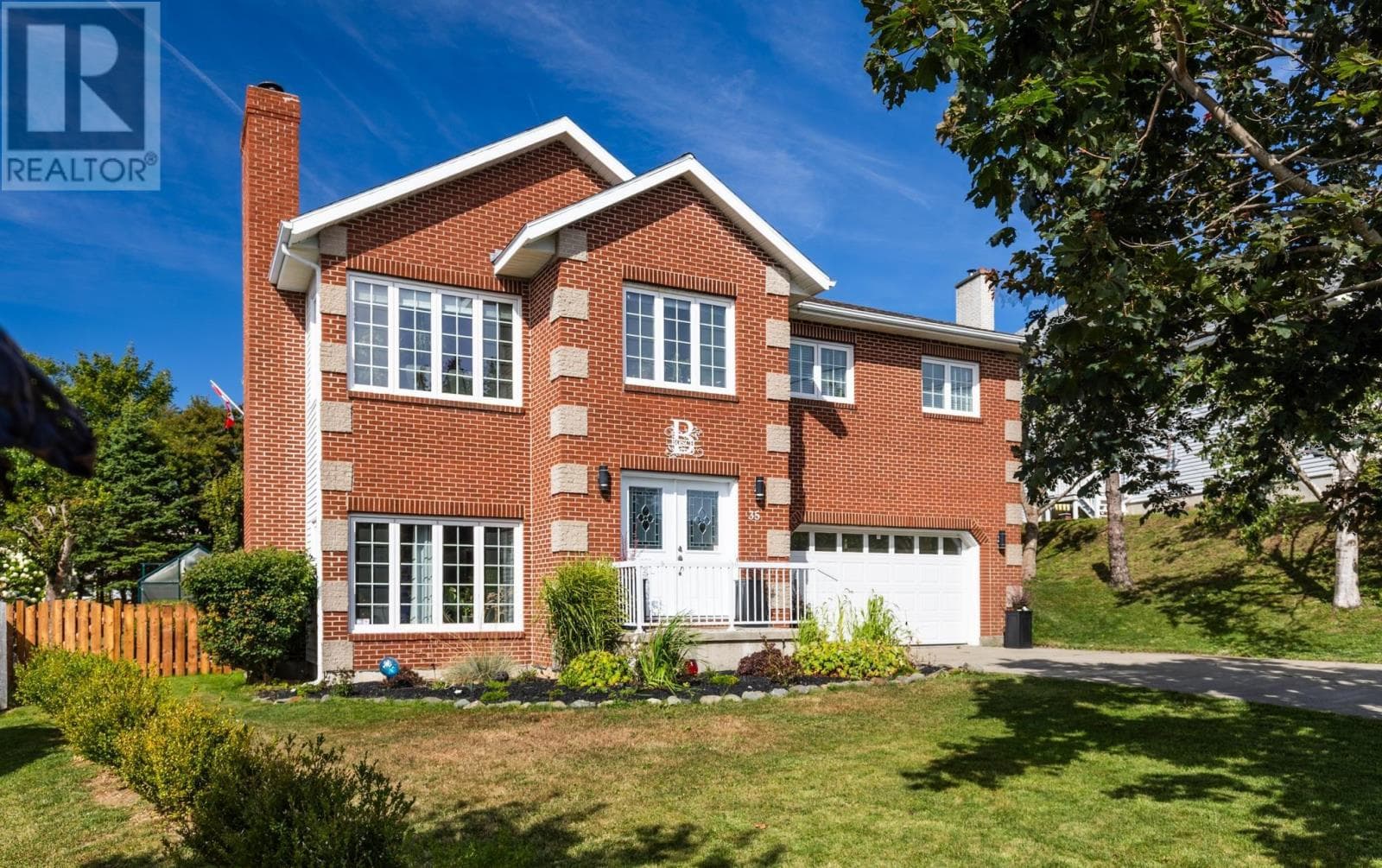 35 SPRUCEWOOD DRIVE in