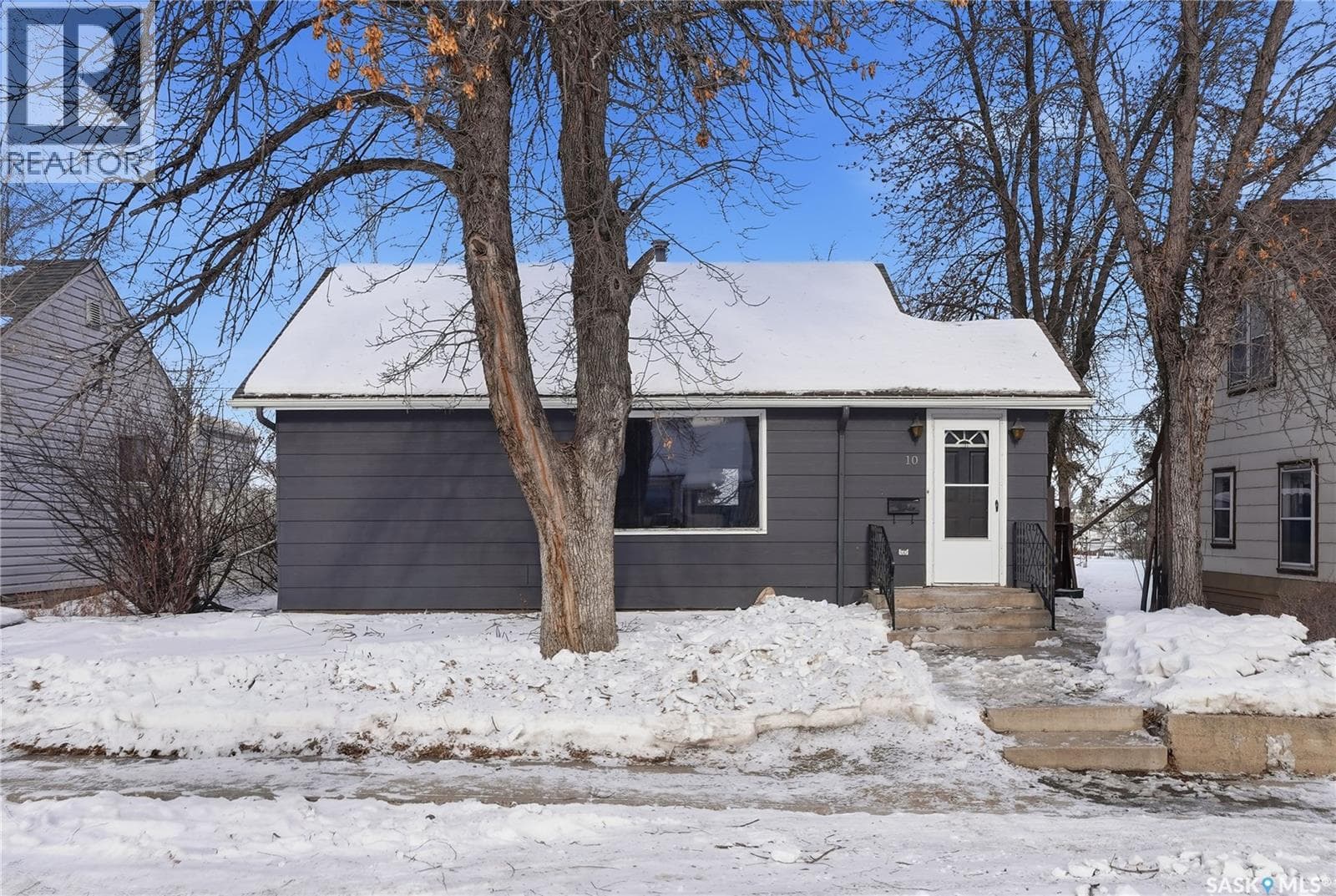 10 CONNAUGHT PLAZA in