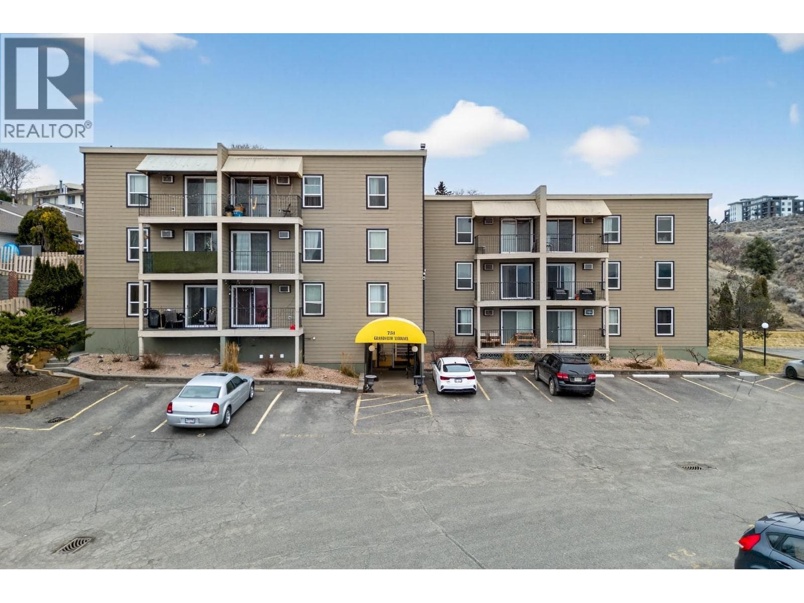 751 Grandview Terrace Unit# 107 in West End