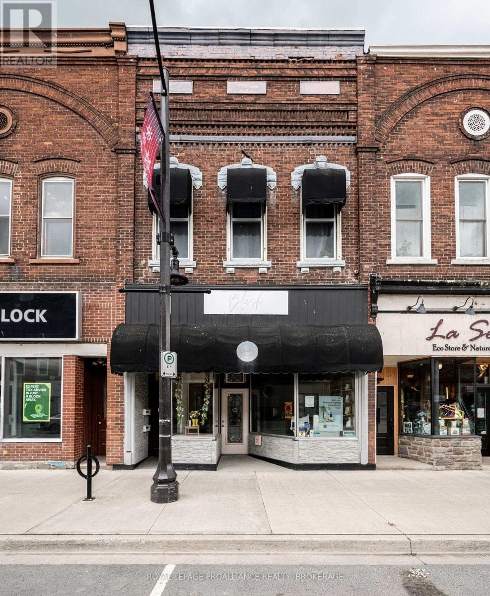 48 DUNDAS STREET E in