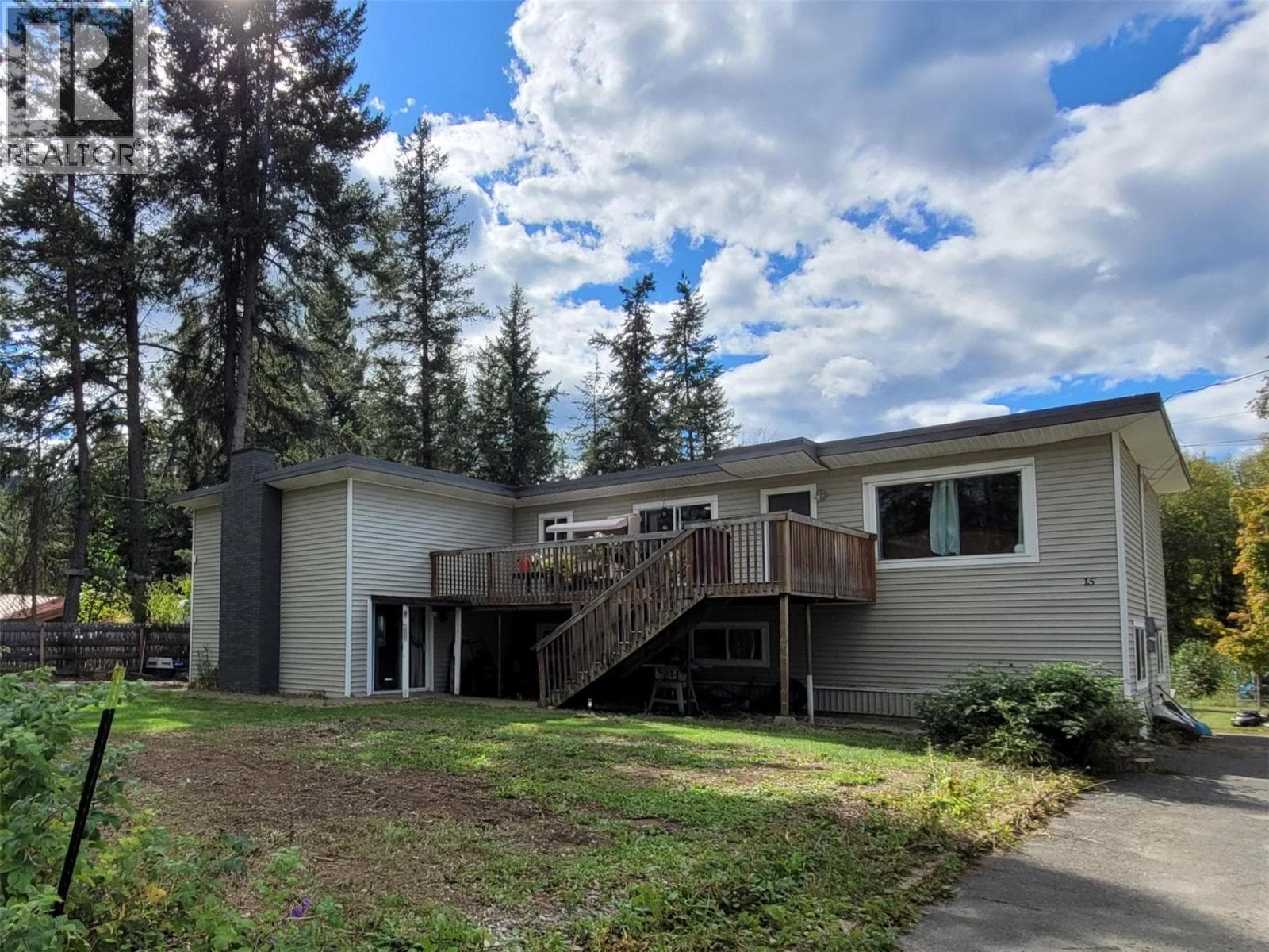 15 LODGE DRIVE in