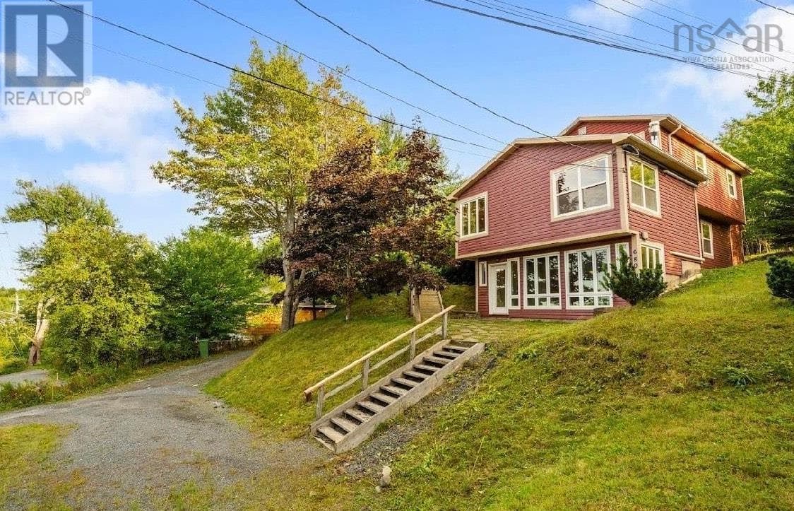 680 HAMMONDS PLAINS ROAD in BEDFORD