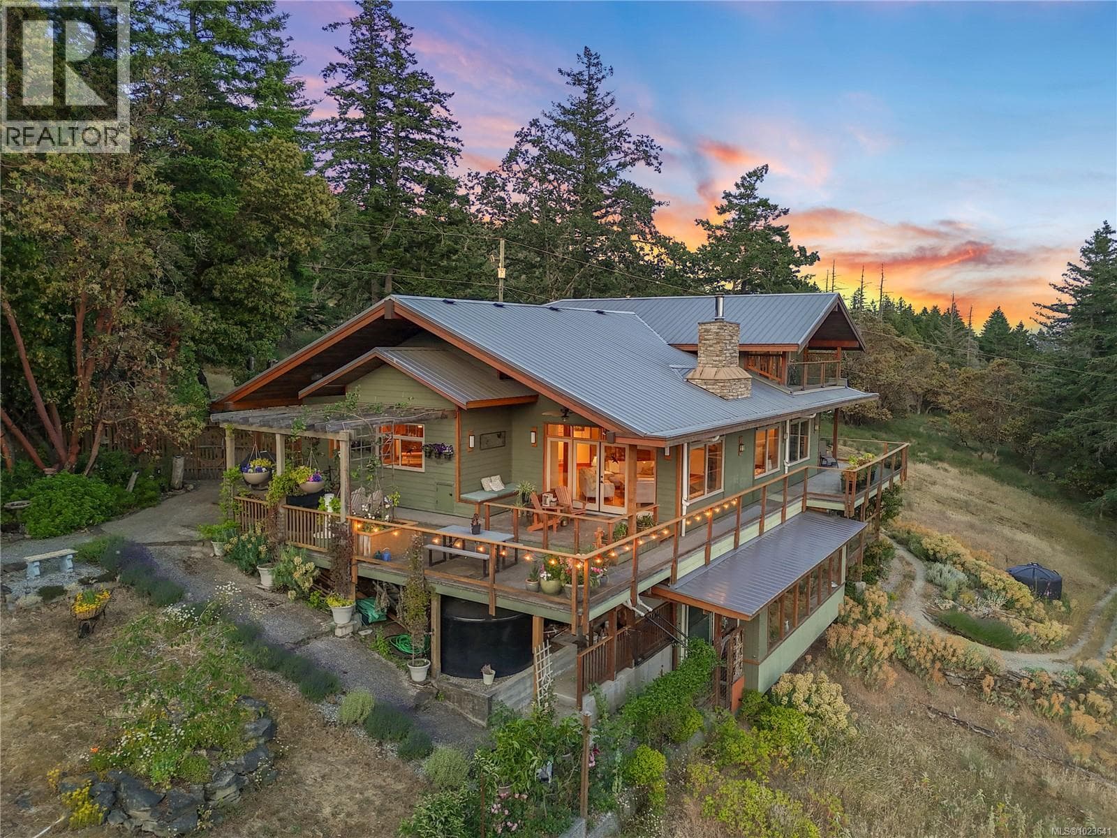 248 Suneagle Dr in