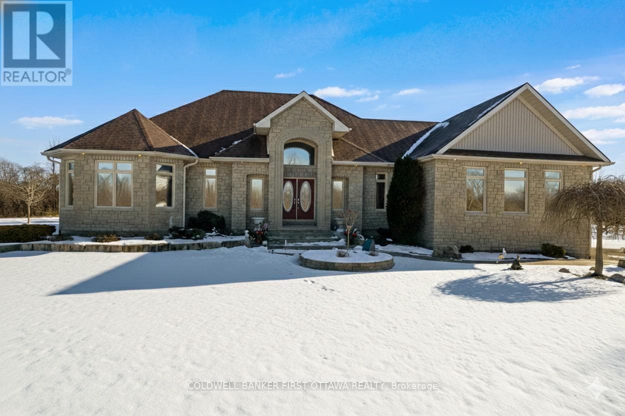 556 WEST POINT DRIVE in