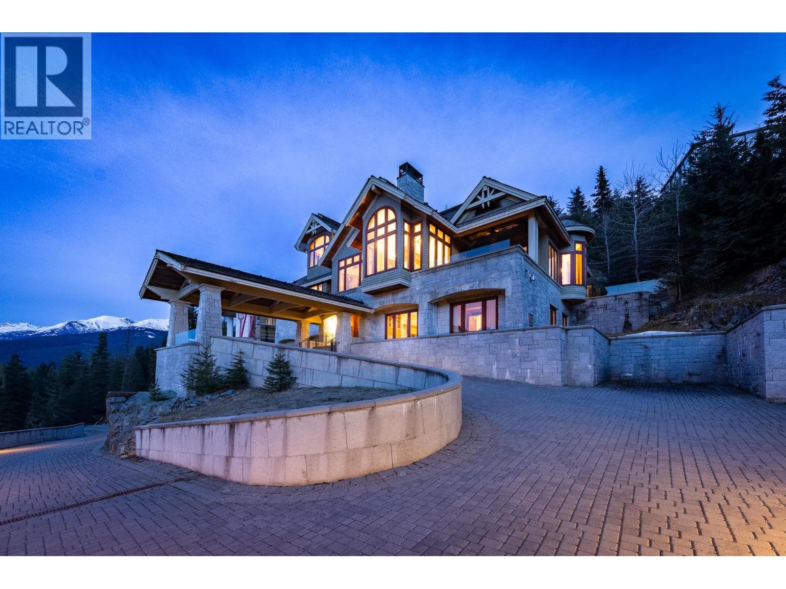 3833 SUNRIDGE DRIVE in