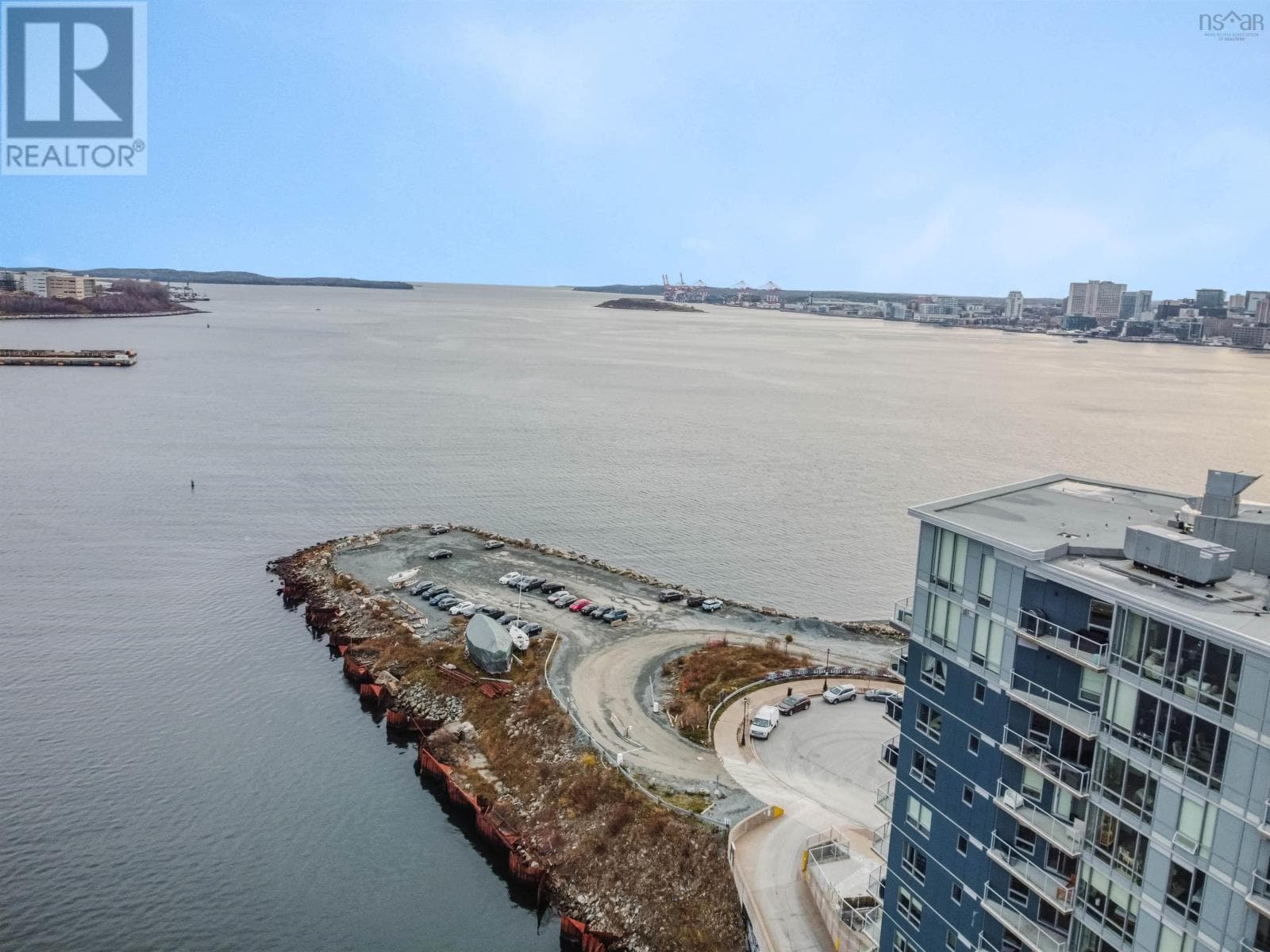 1003 67 Kings Wharf Place in DARTMOUTH