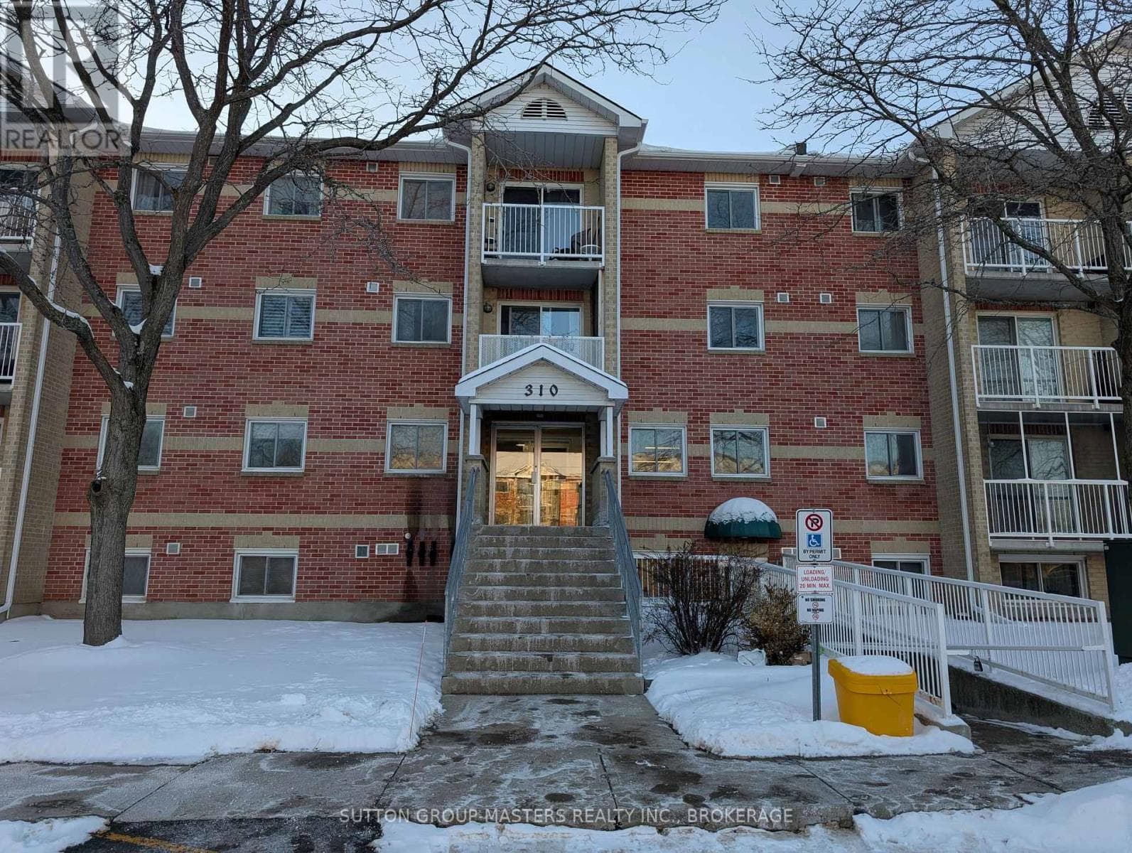 101 - 310 KINGSDALE AVENUE in Gardiners / Meadowbrook