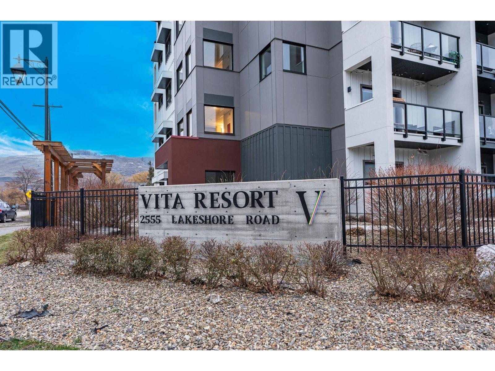 2555 LAKESHORE ROAD UNIT 310 in