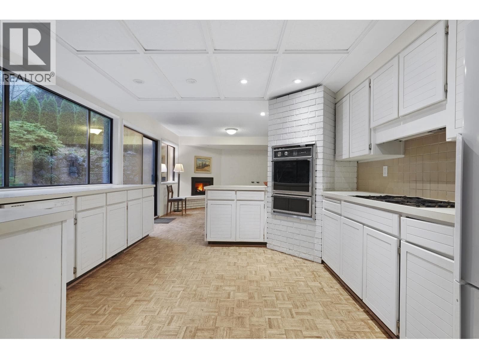 976 PROSPECT AVENUE in Upper Capilano