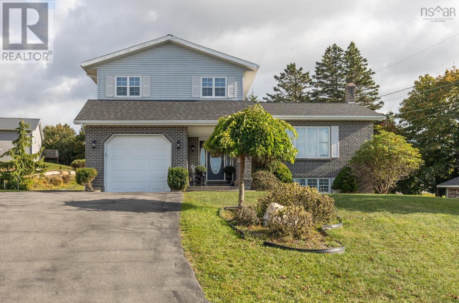 5 PLACID COURT in
