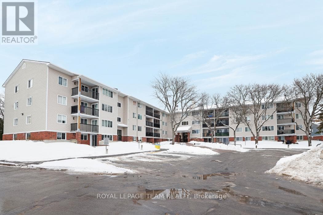 205 - 6532 BILBERRY DRIVE in CONVENT GLEN - ORLEANS WOODS