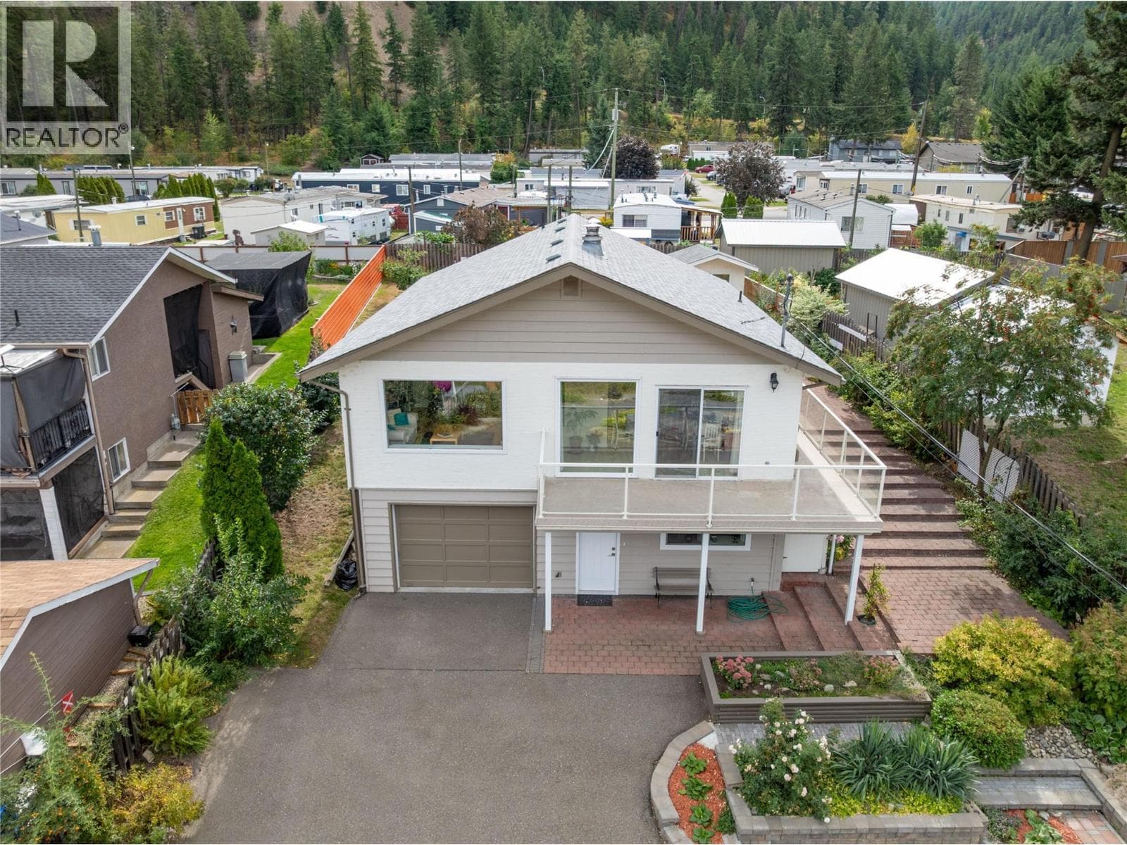 1225 BAIE DRIVE in
