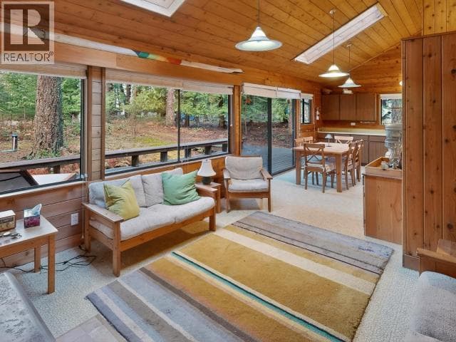 963 SPILSBURY DRIVE in