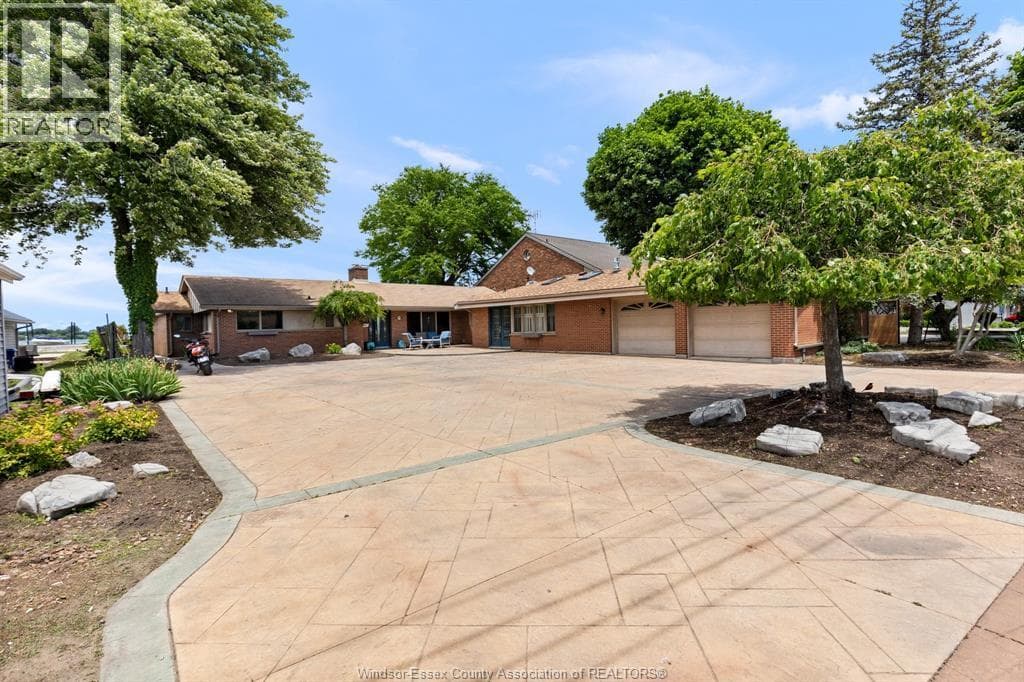 8280 RIVERSIDE DRIVE EAST in Riverside