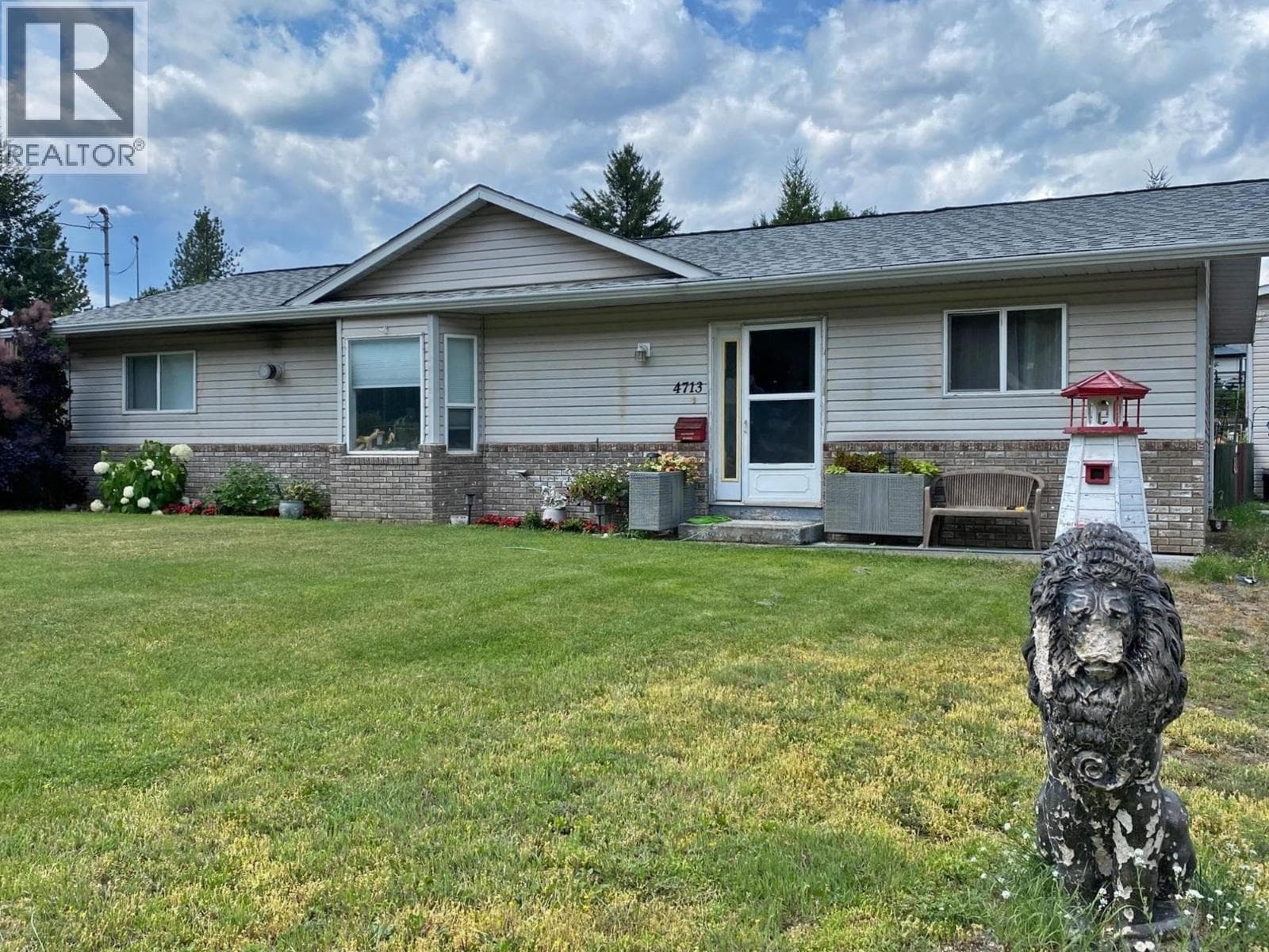4713 BIRCH Lane in