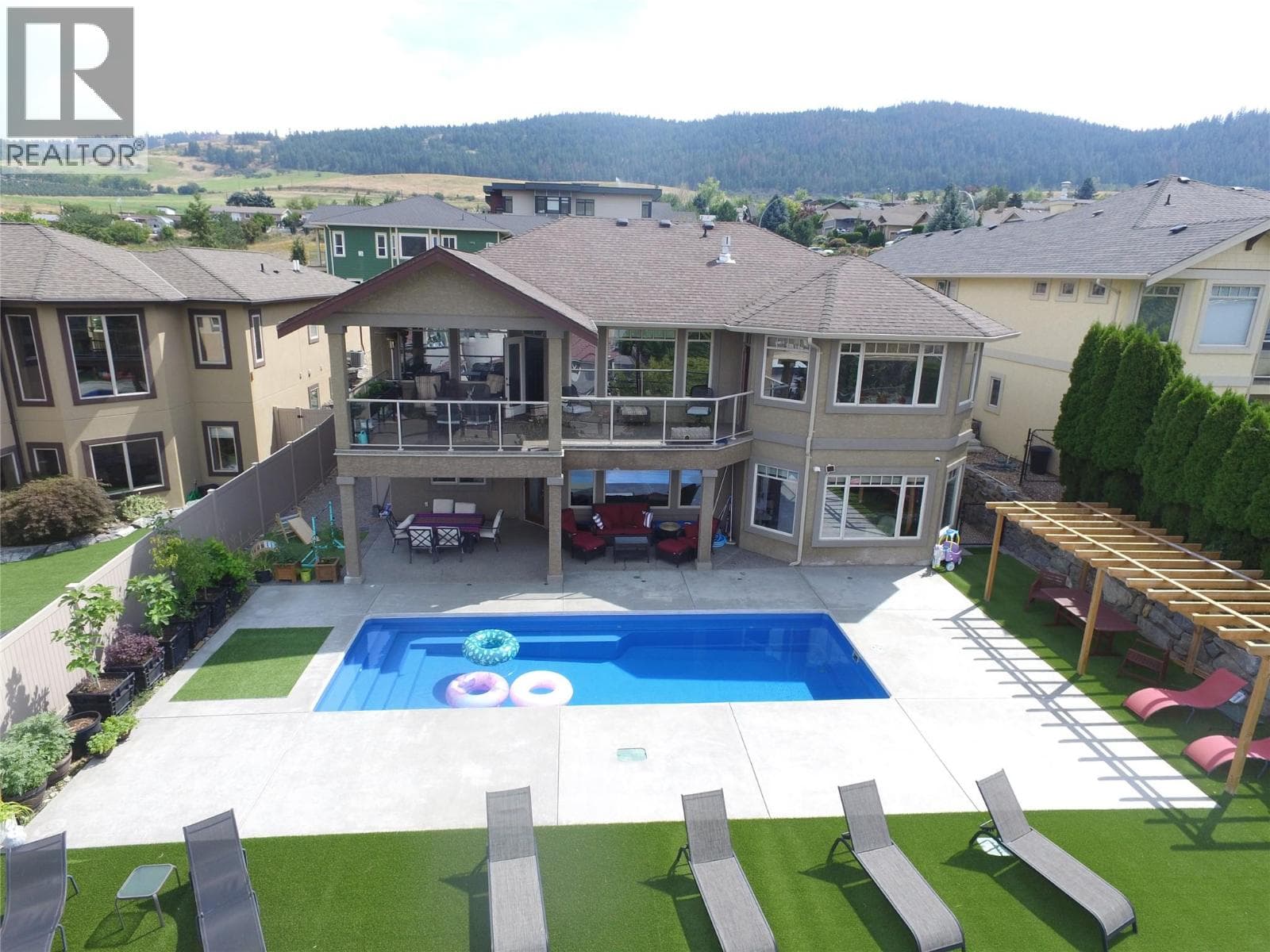 1033 LONGACRE PLAZA in
