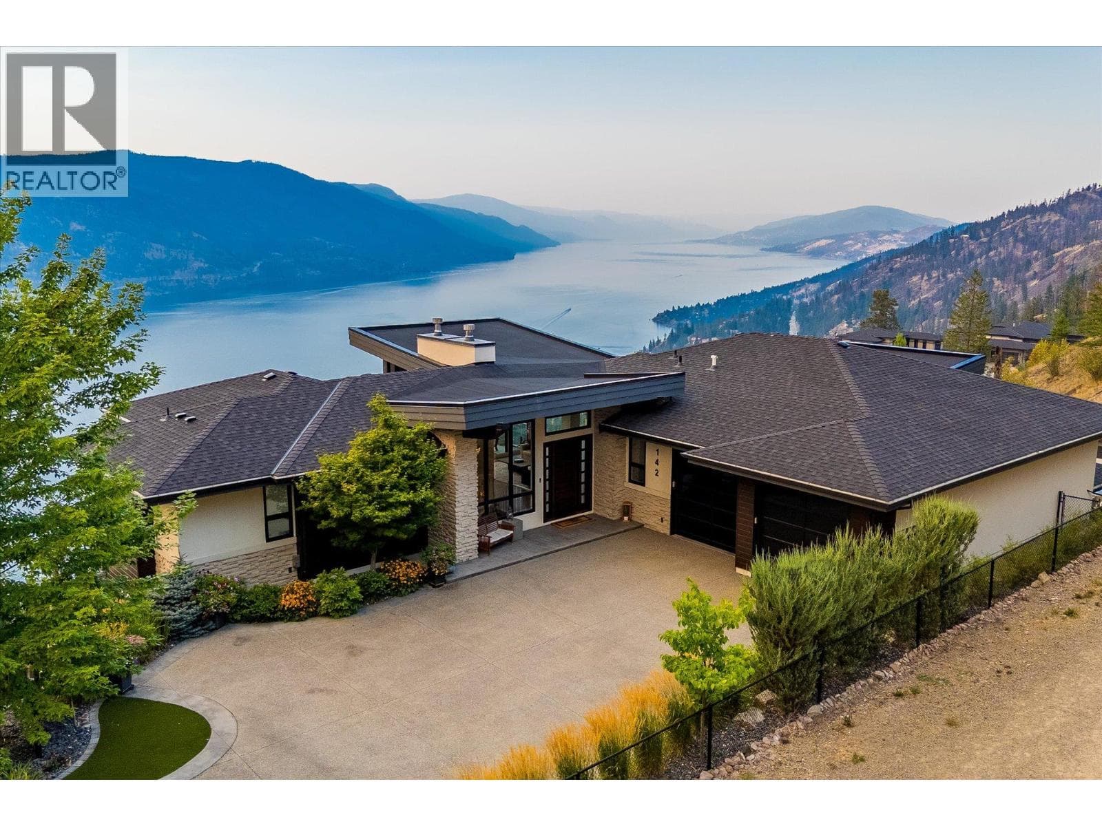 142 RED SKY COURT in Glenmore - Clifton - Dilworth