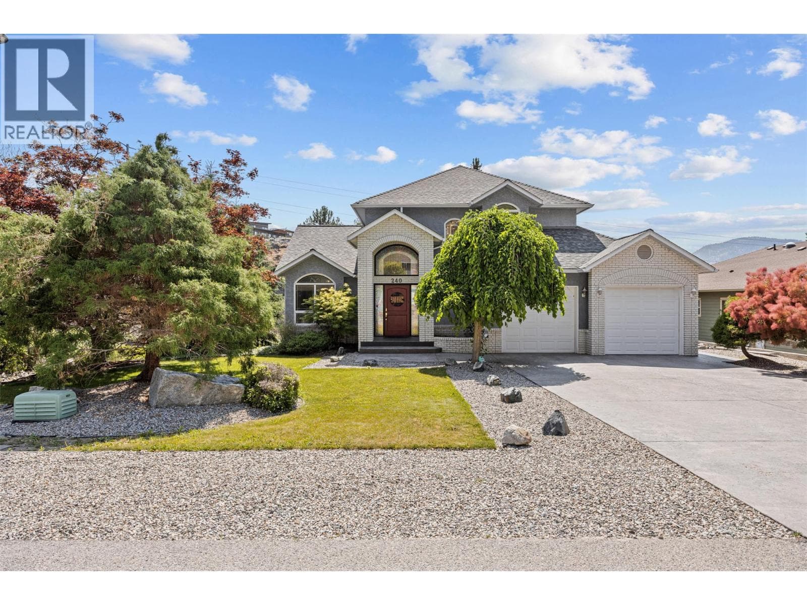 240 HERITAGE BOULEVARD in