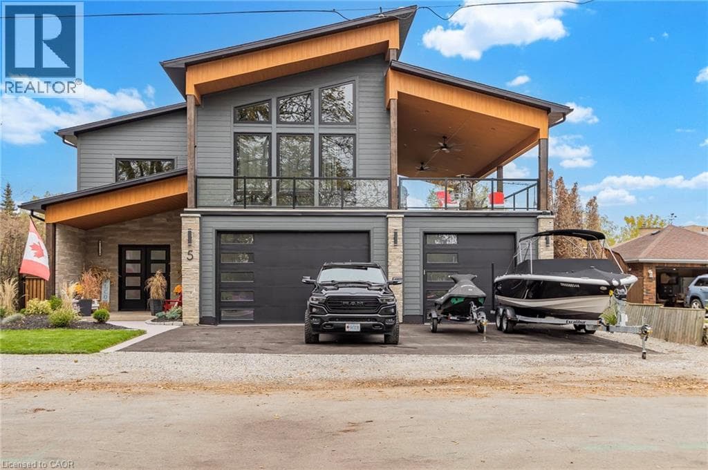 5 ARCHIBALD Drive in