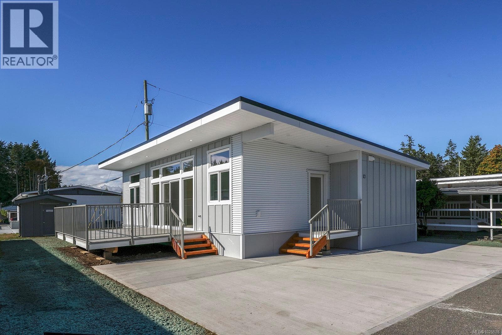 16 1240 Wilkinson Rd in
