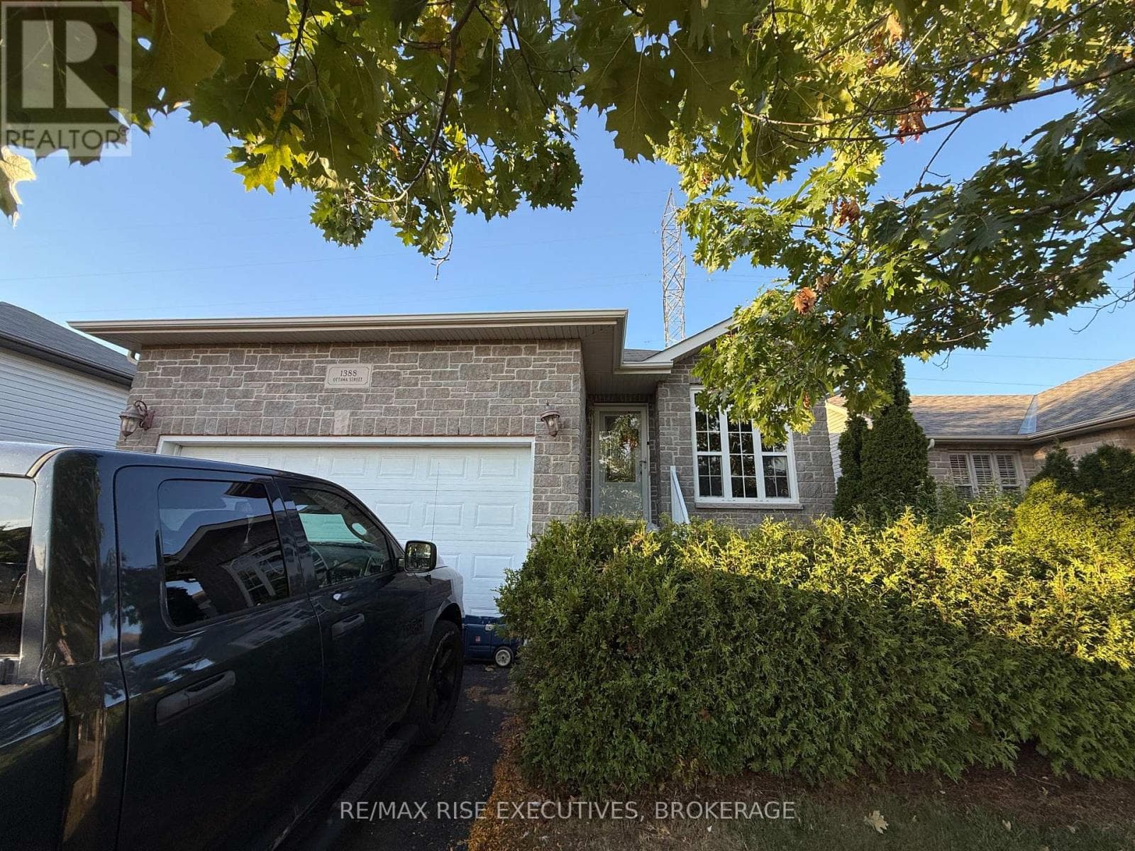 1388 OTTAWA STREET in Cataraqui Westbrook