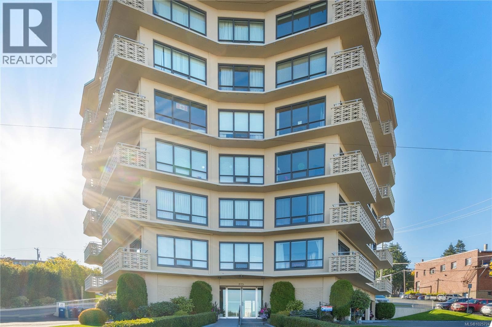 201 375 Newcastle Ave in Newcastle