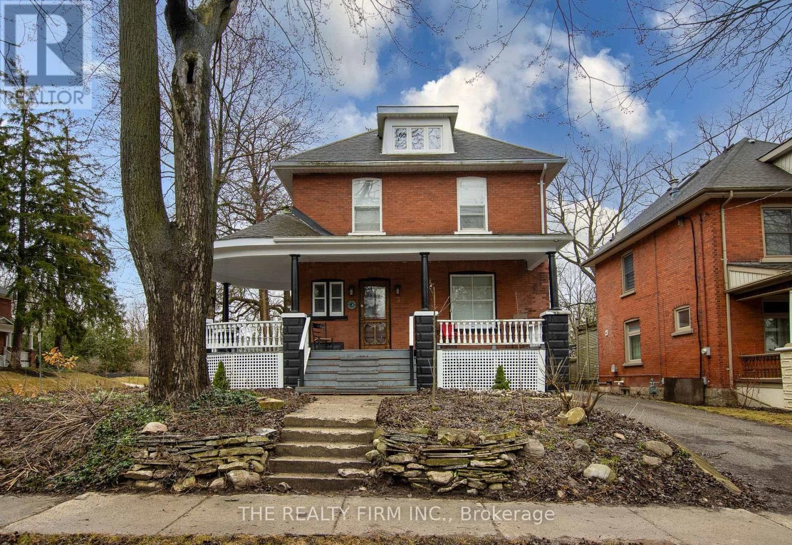 3 DALY AVENUE in