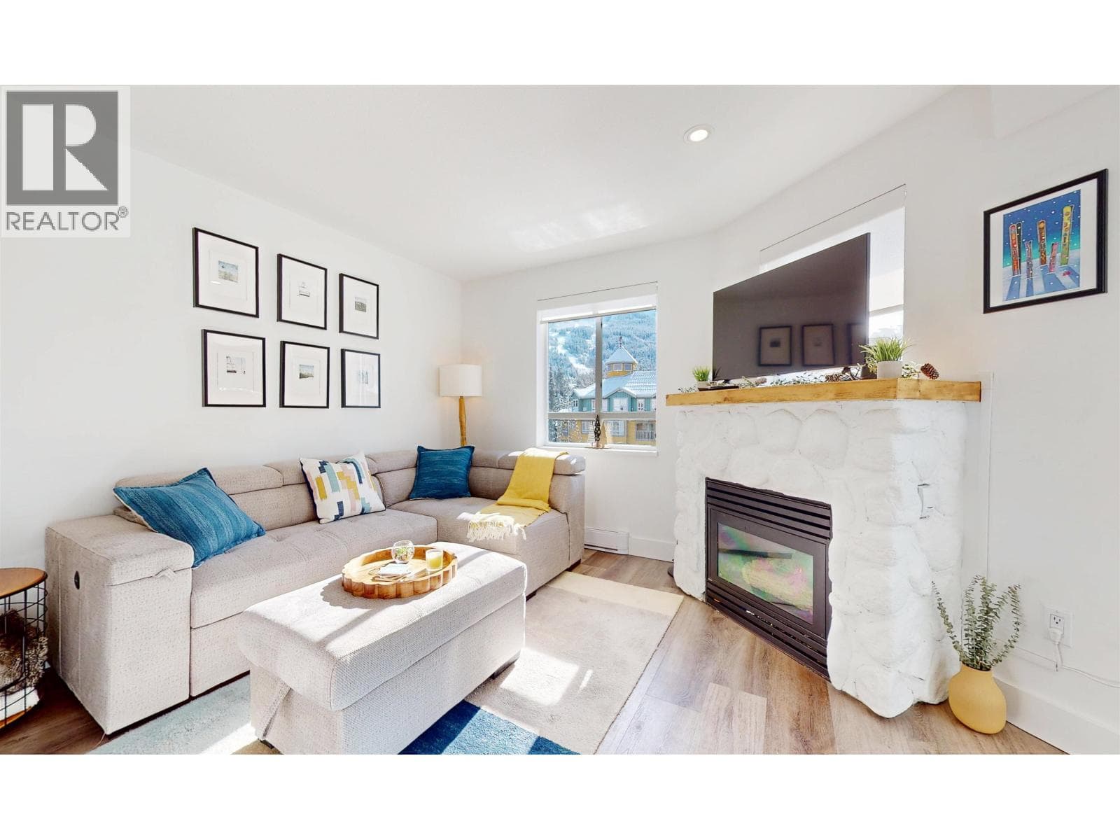 449 4314 MAIN STREET in
