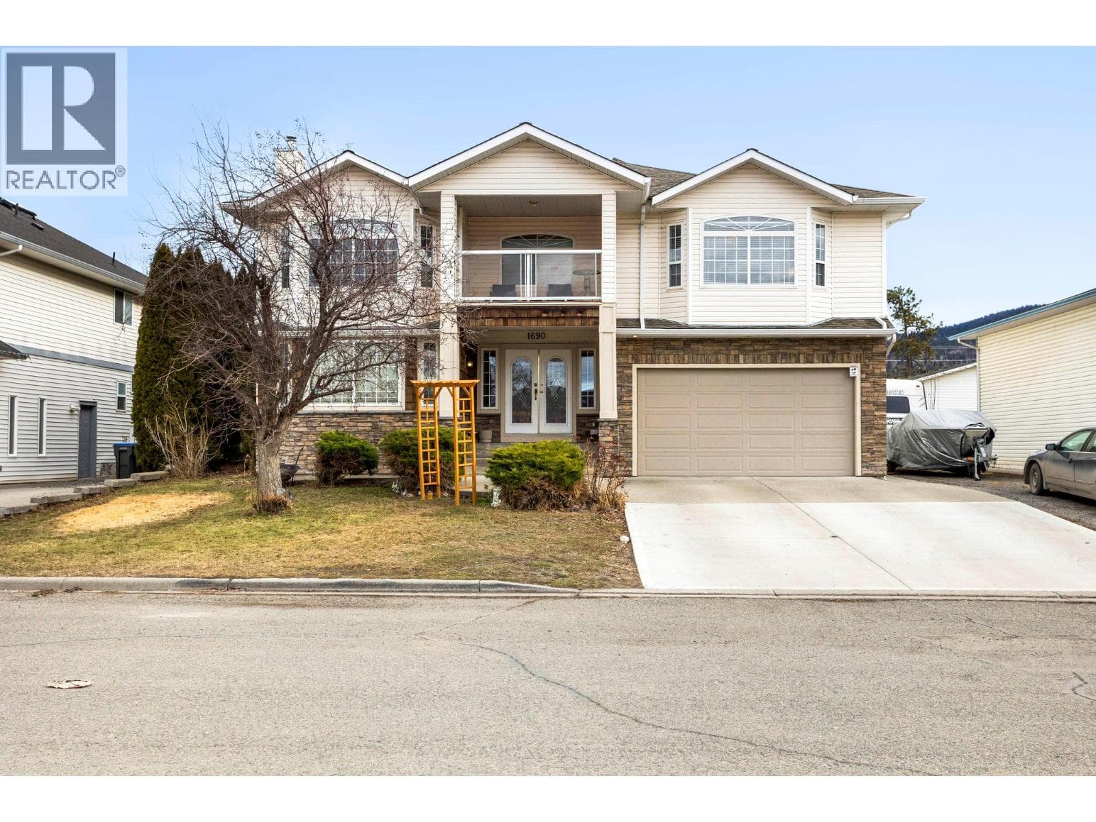 1690 Bann Street in