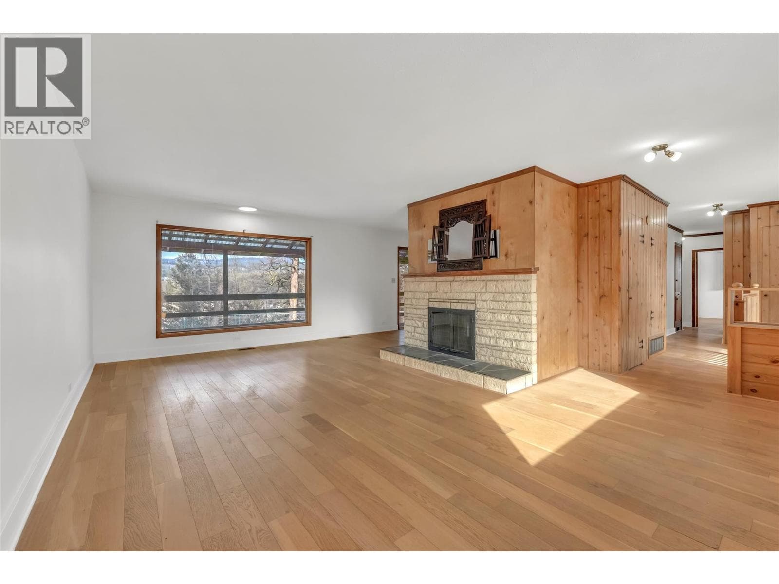 379 MAYNE Avenue in