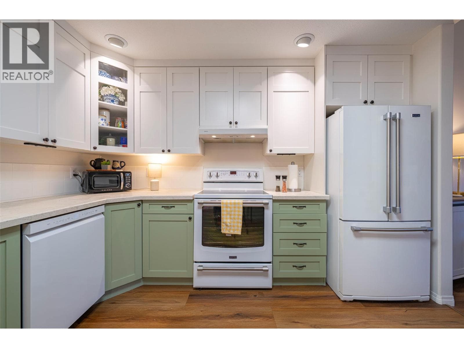 501 KILDONAN AVENUE UNIT 2 in