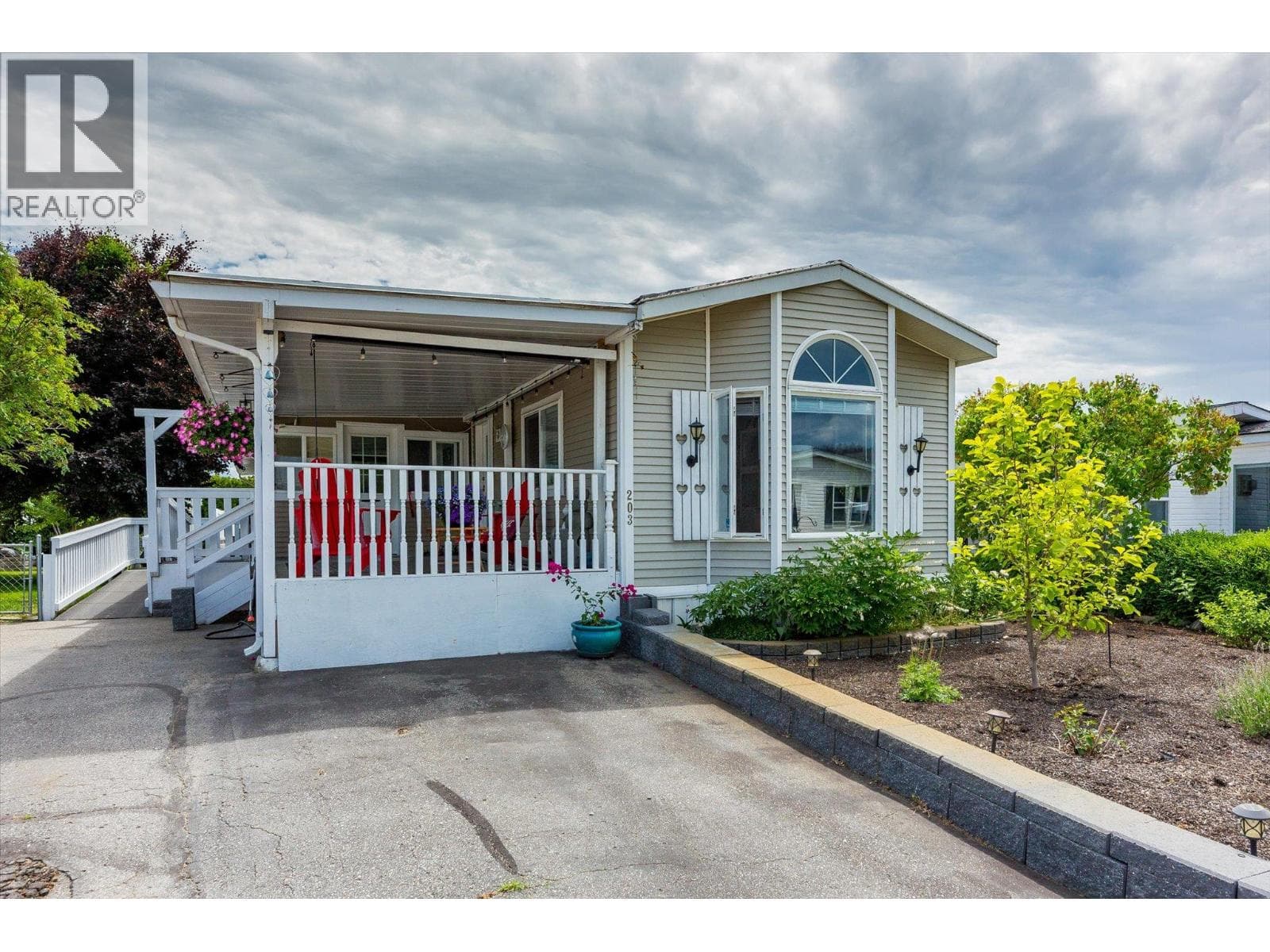 203 720 COMMONWEALTH ROAD in Highway 97