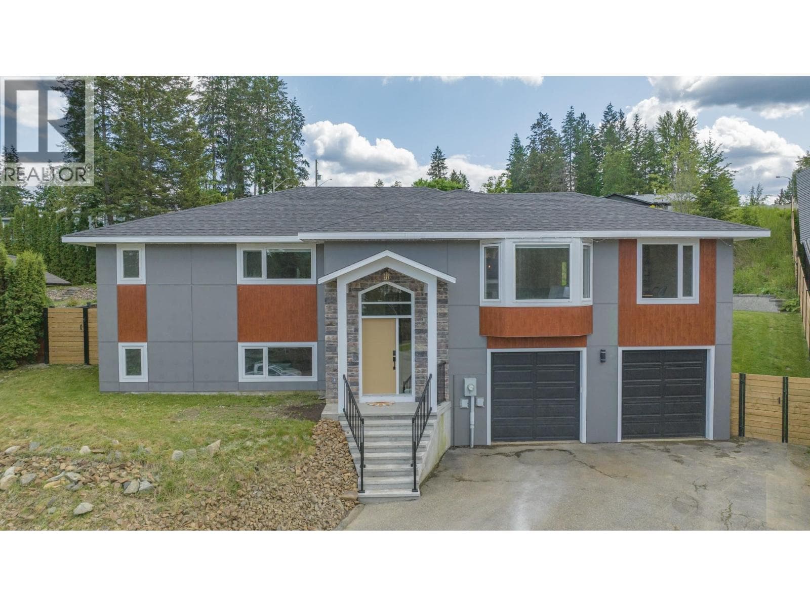 2224 LINEA CRESCENT in