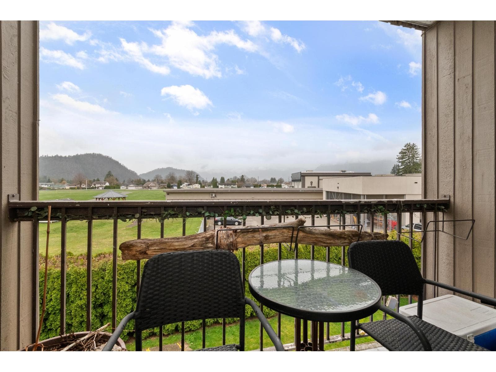 342 1783 AGASSIZ-ROSEDALE NO 9 HIGHWAY, Agassiz in
