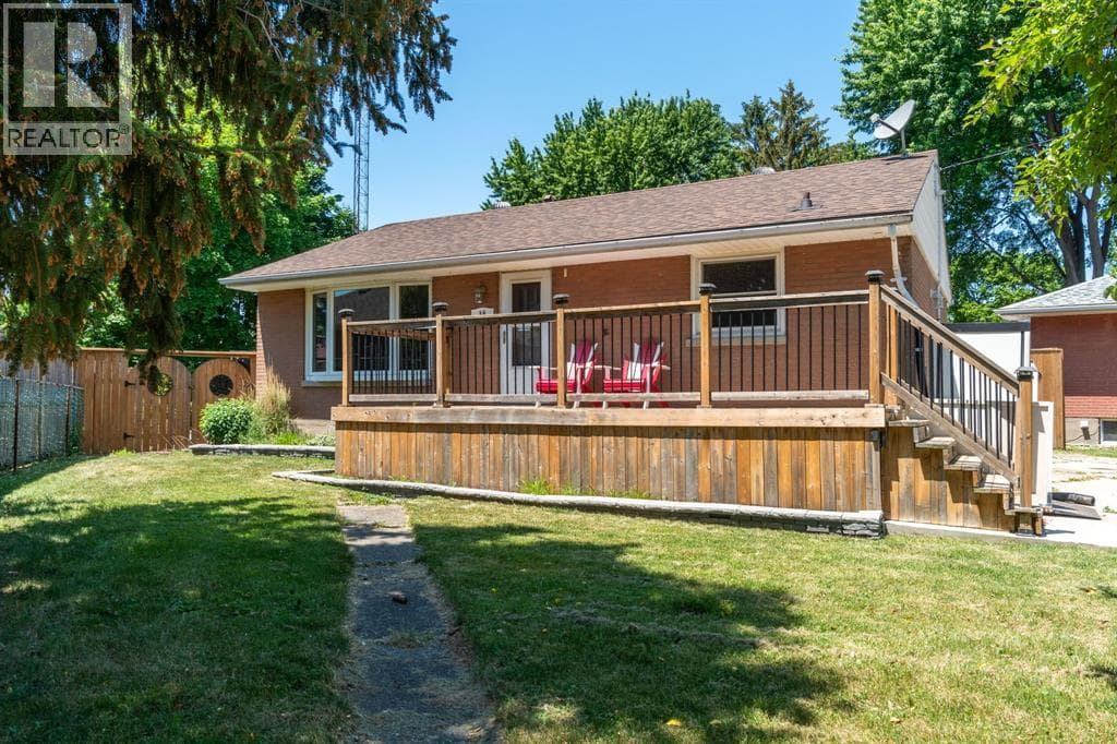 18 TWEEDSMUIR AVENUE in