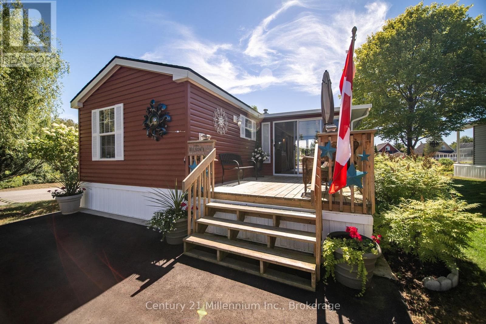 19 WHITE PINES TRAIL in