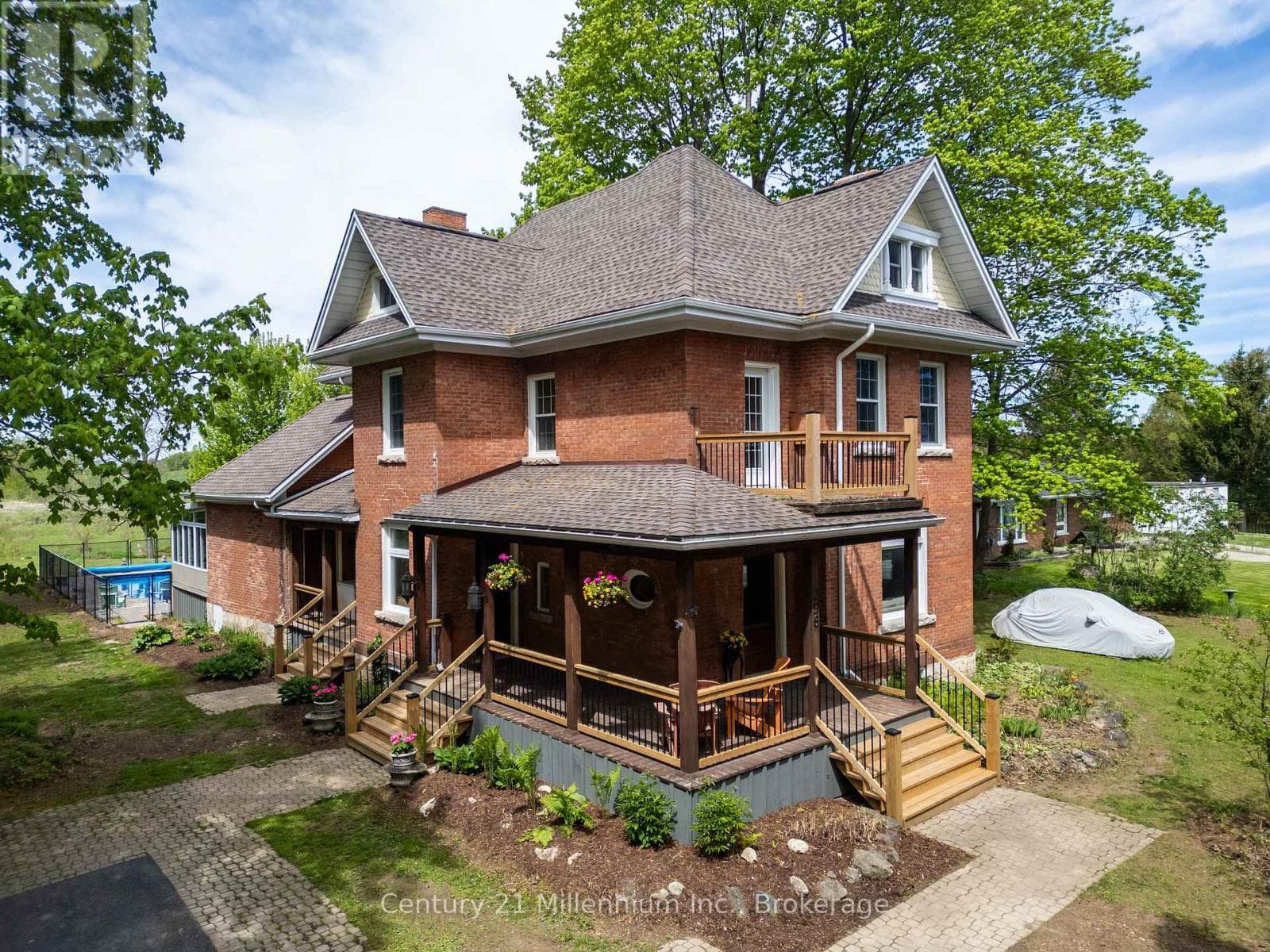 296 GARAFRAXA ST STREET in