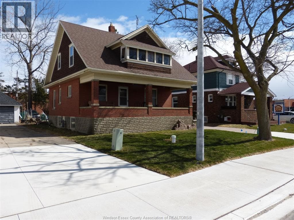 23 QUEEENS AVENUE in