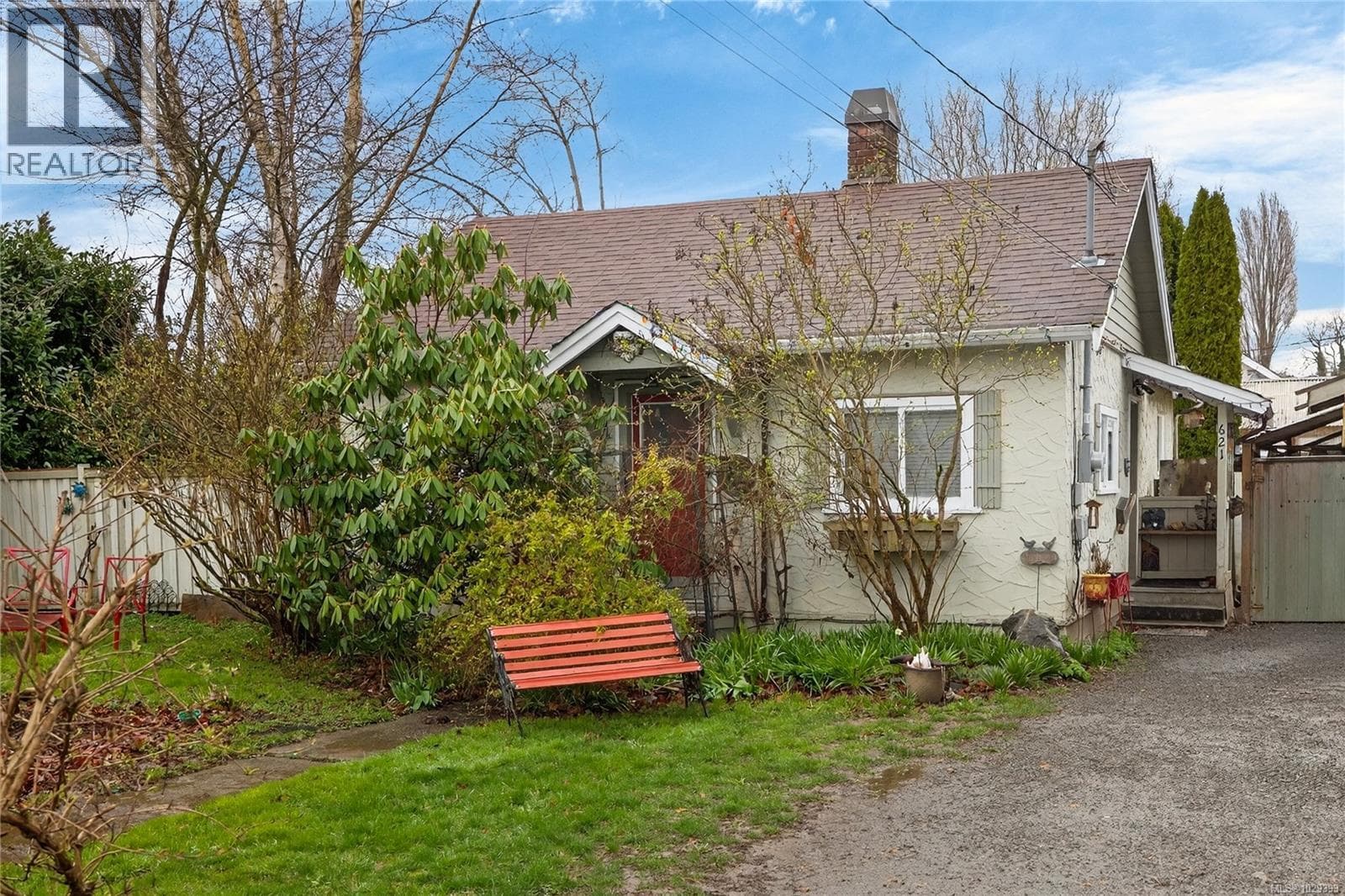 621 Coronation Ave in
