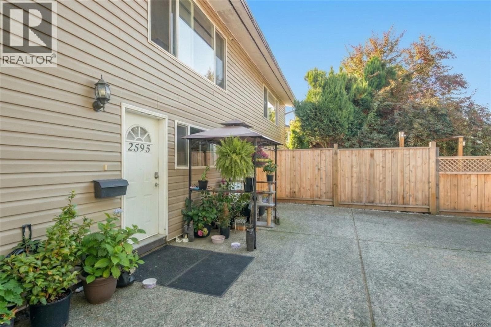 2595 2ND AVENUE in