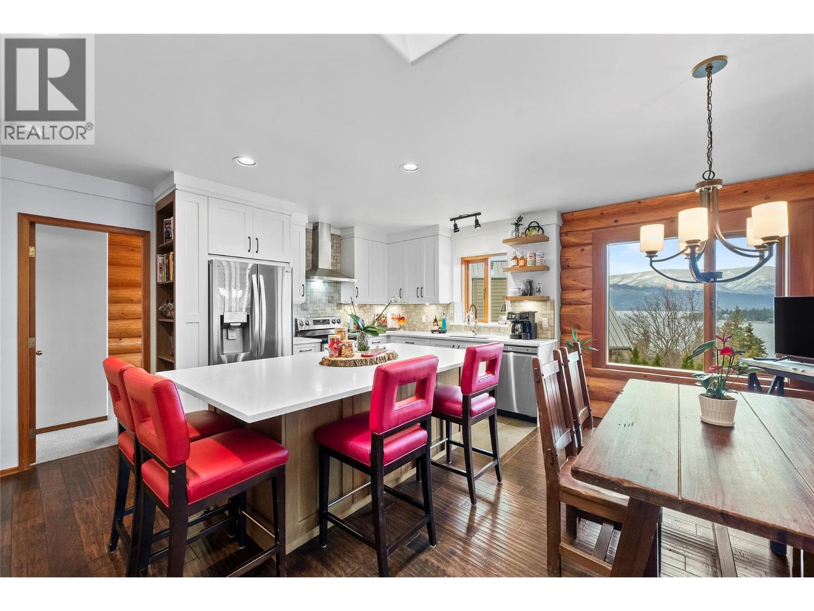 2822 JUNIPER CRESCENT in