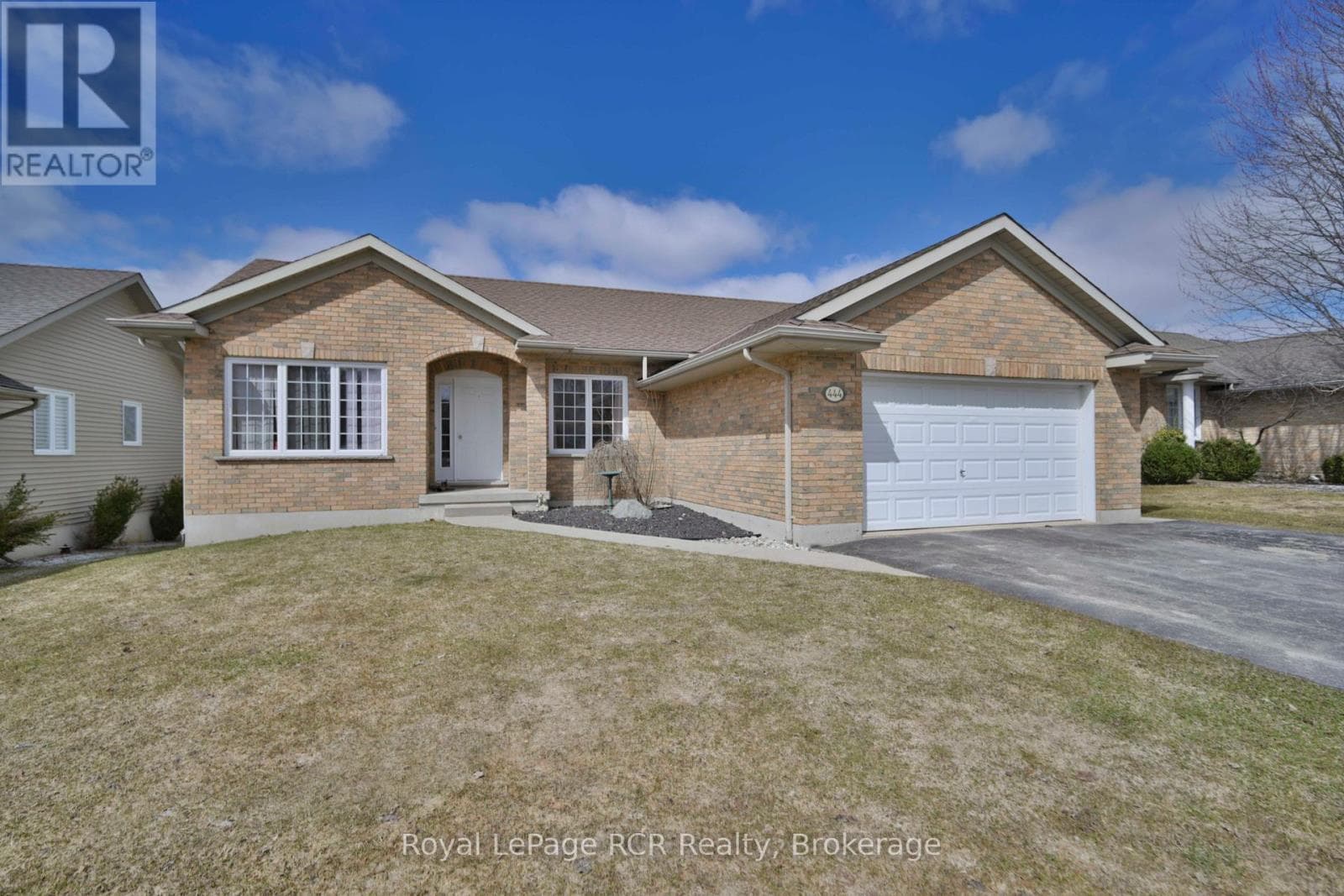 444 GRANDVIEW ROAD in