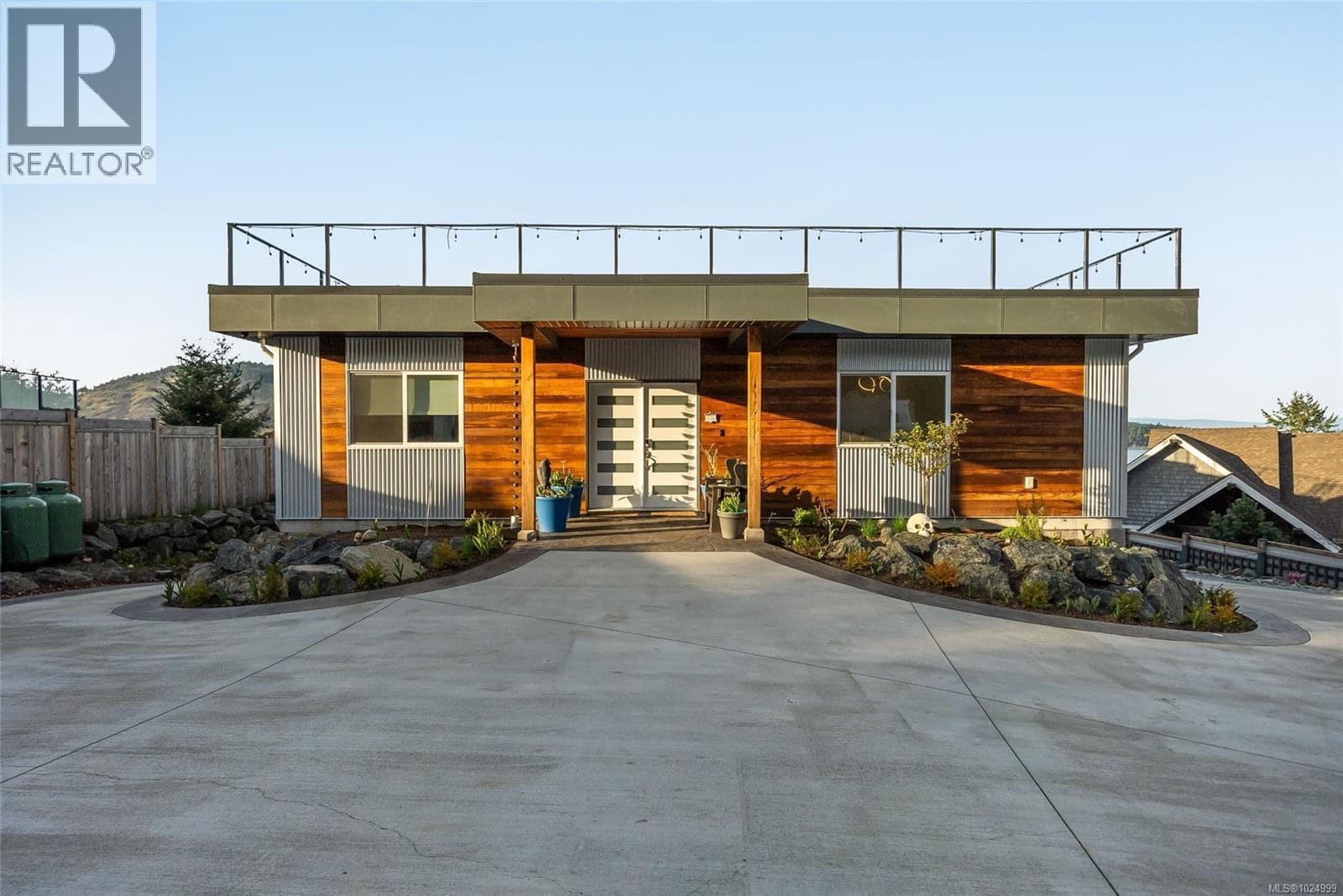 8578 RUMMING ROAD in