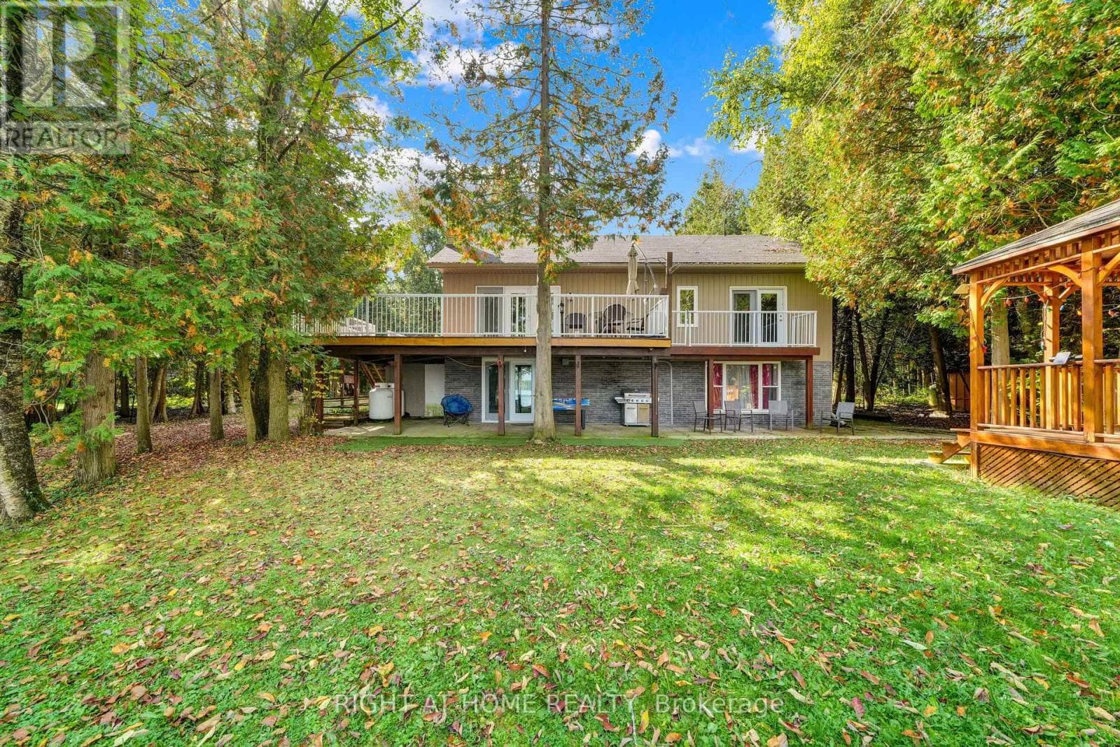 135 BROWNS LANE in