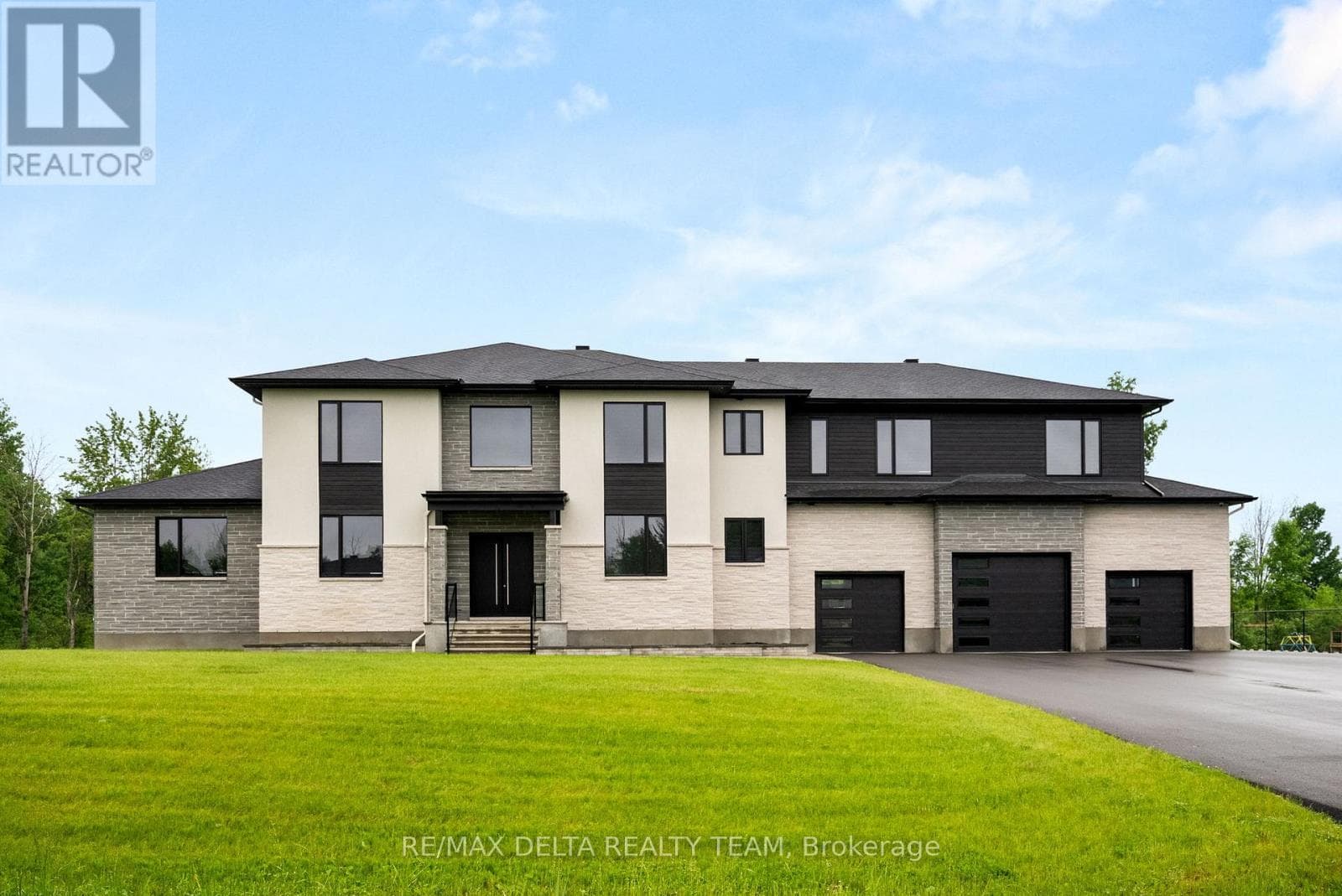 663 BALLYCASTLE CRESCENT in GREELY