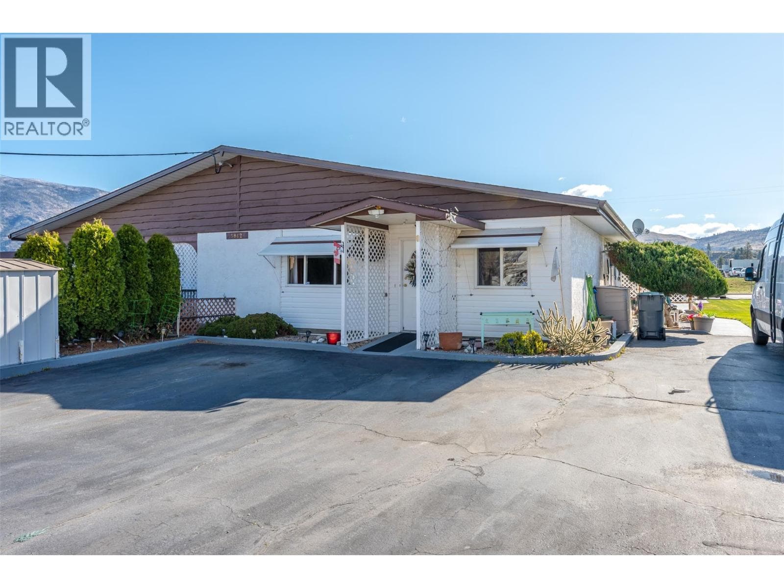 5862 AIRPORT Street Unit# 8 in