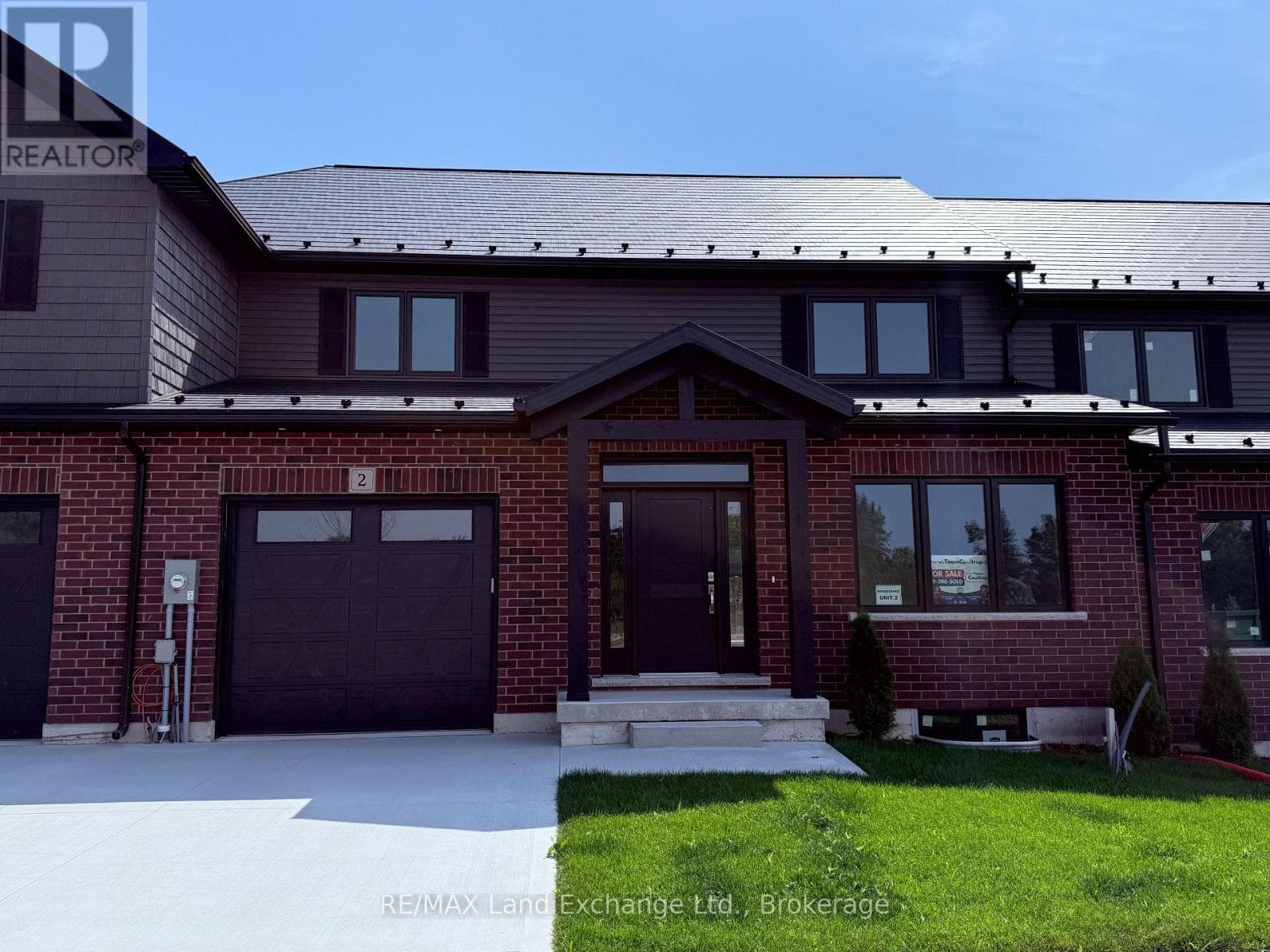 UNIT 2 - 8 GOLF LINKS ROAD in