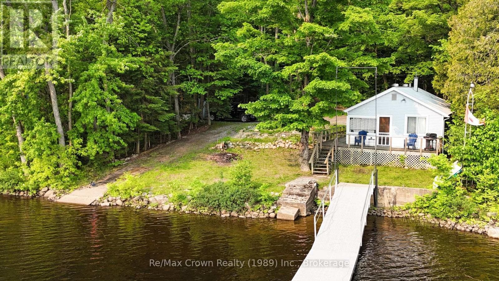 17 RIVERVIEW LANE in