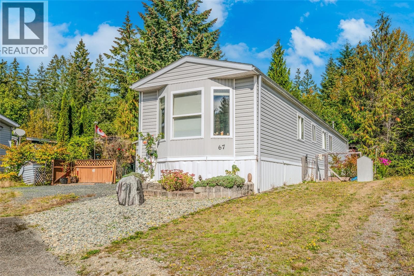 67 10325 Lakeshore Rd in